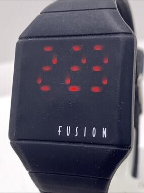 Womens Fusion Sports Watch Works New Battery